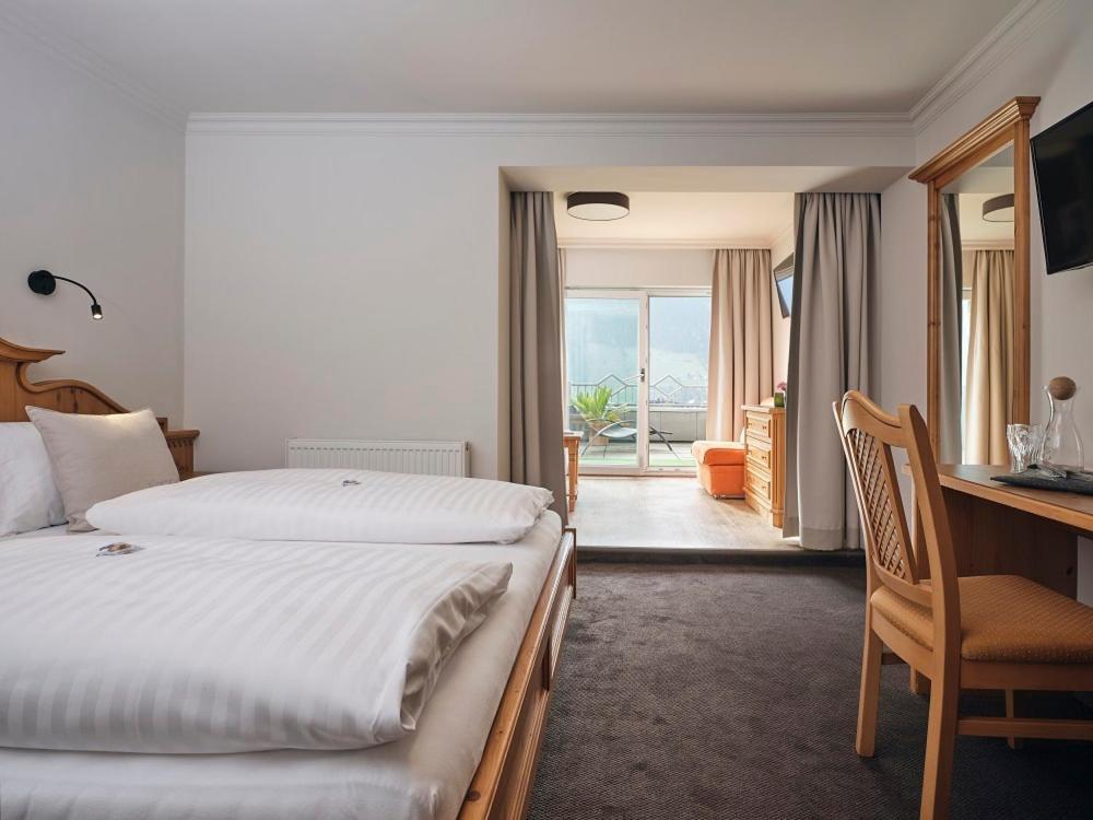 Hotel Garni Pinzgau, Fabian Huettl Neukirchen am Großvenediger Exterior photo